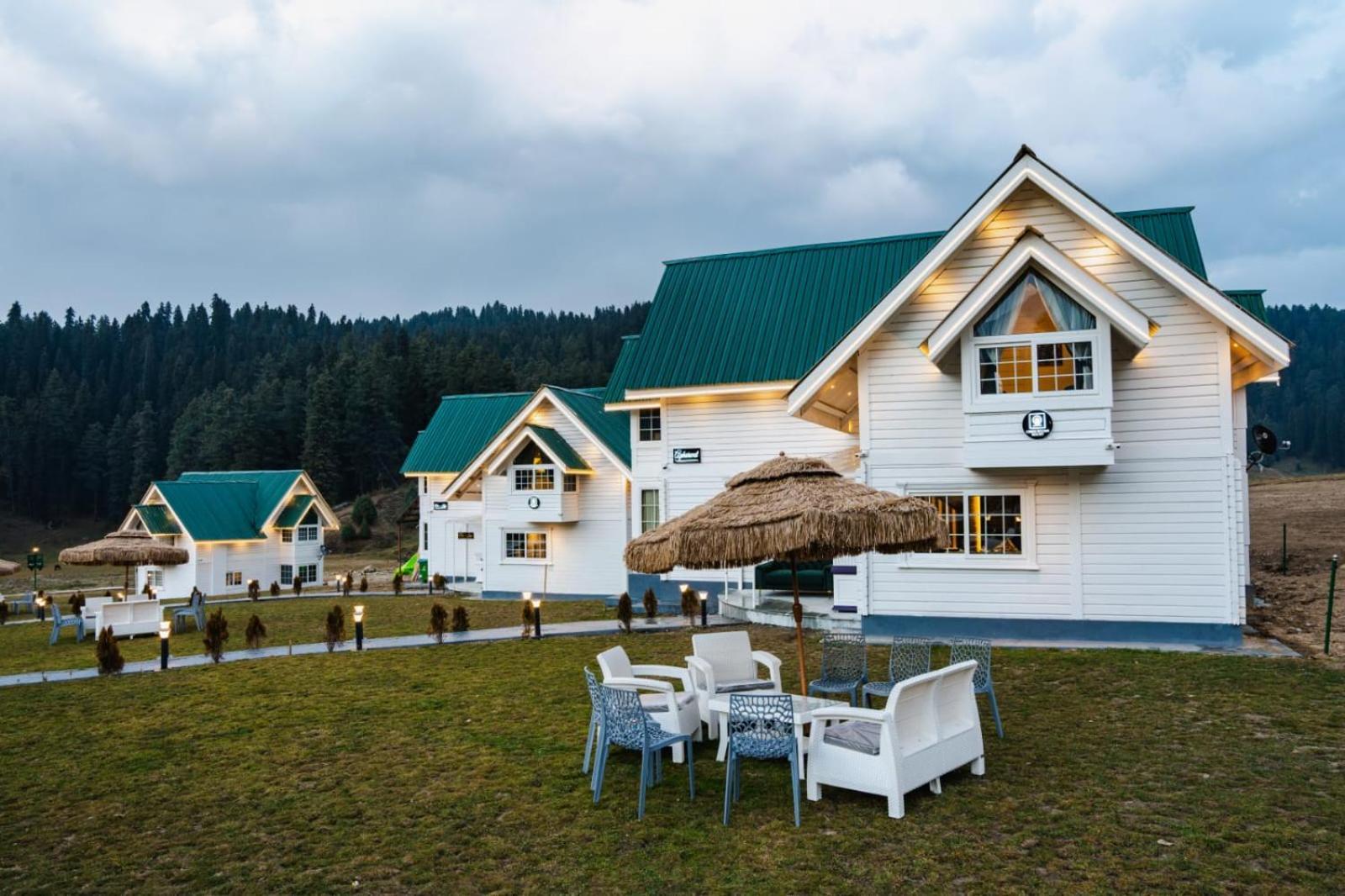 Green Rooms Resort غولمارغ المظهر الخارجي الصورة